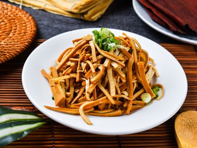 招牌干絲,涼拌豆干絲撒蔥花